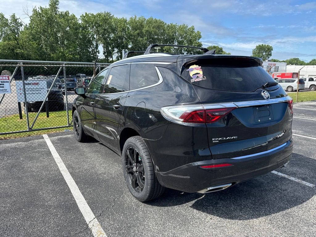 Used 2024 Buick Enclave Essence w/ Experience Buick Package AWD/4WD image 4
