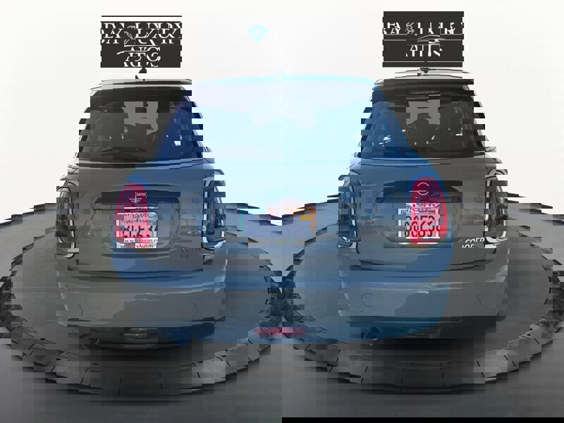 Used 2019 MINI Cooper 4-Door Hardtop w/ Signature Upholstery Package image 7