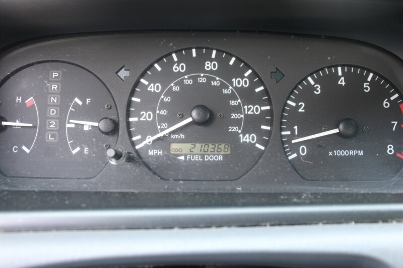 Used 2000 Toyota Camry LE FWD image 7
