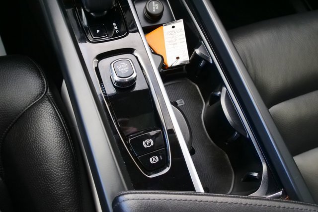 Used 2024 Volvo XC60 B5 Plus image 28