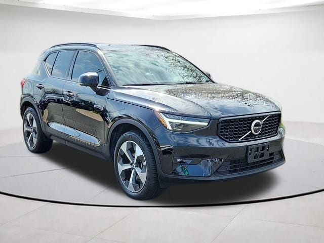 Certified 2023 Volvo XC40 B5 Ultimate w/ Protection Package Premier AWD/4WD image 1