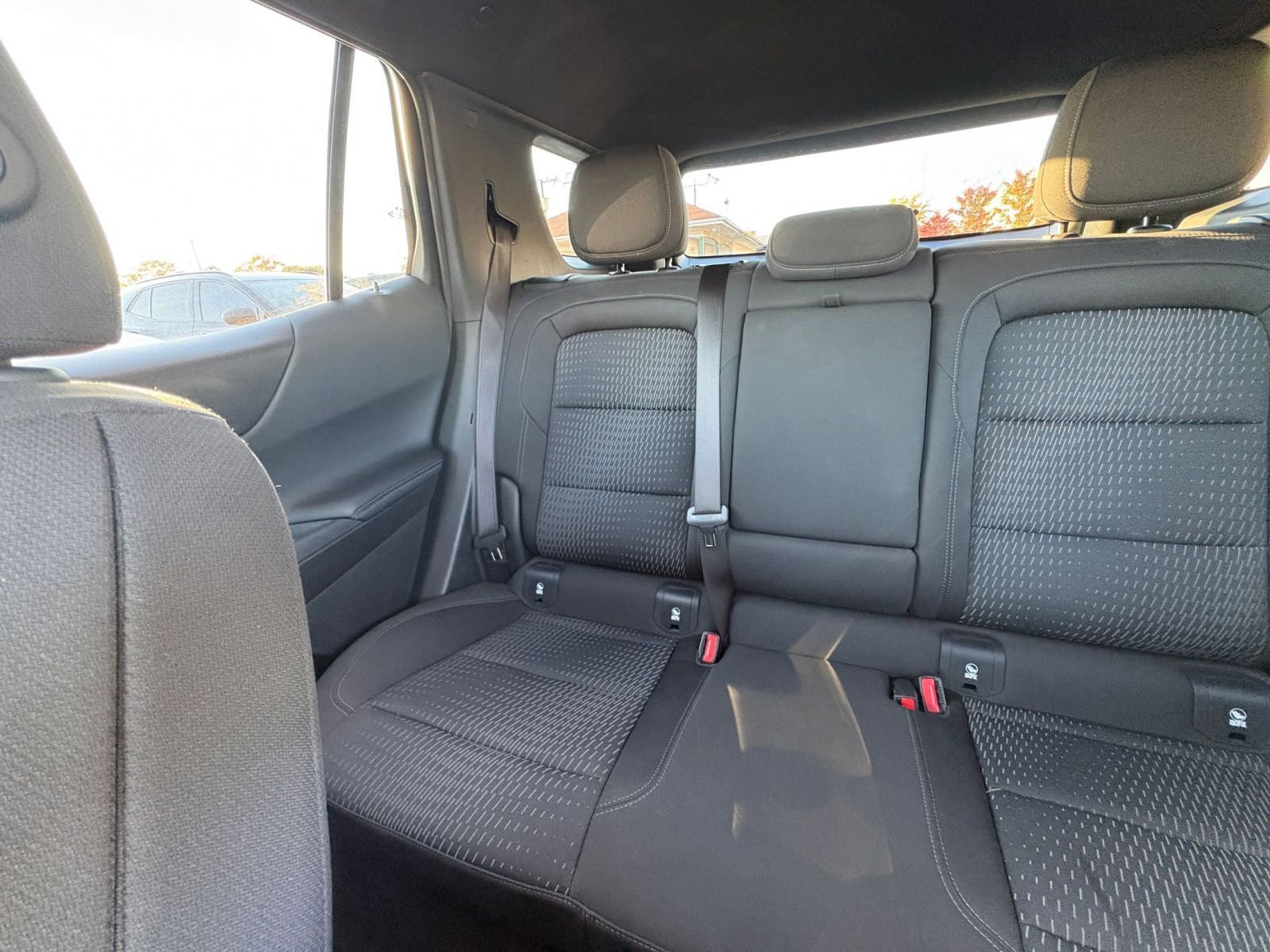 Used 2025 Chevrolet Equinox LT image 38