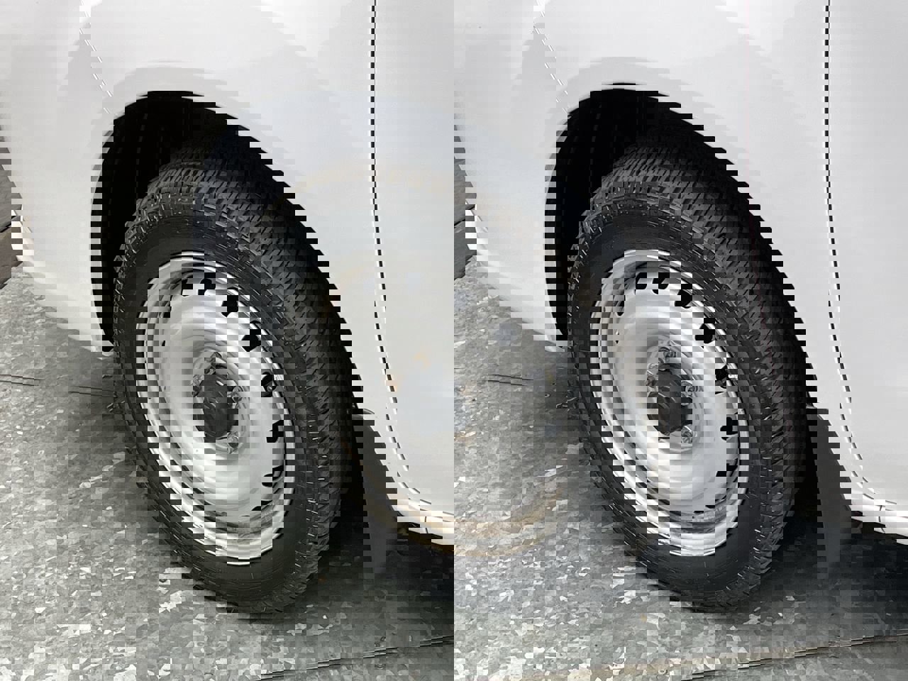 Used 2020 Nissan NV200 S image 22