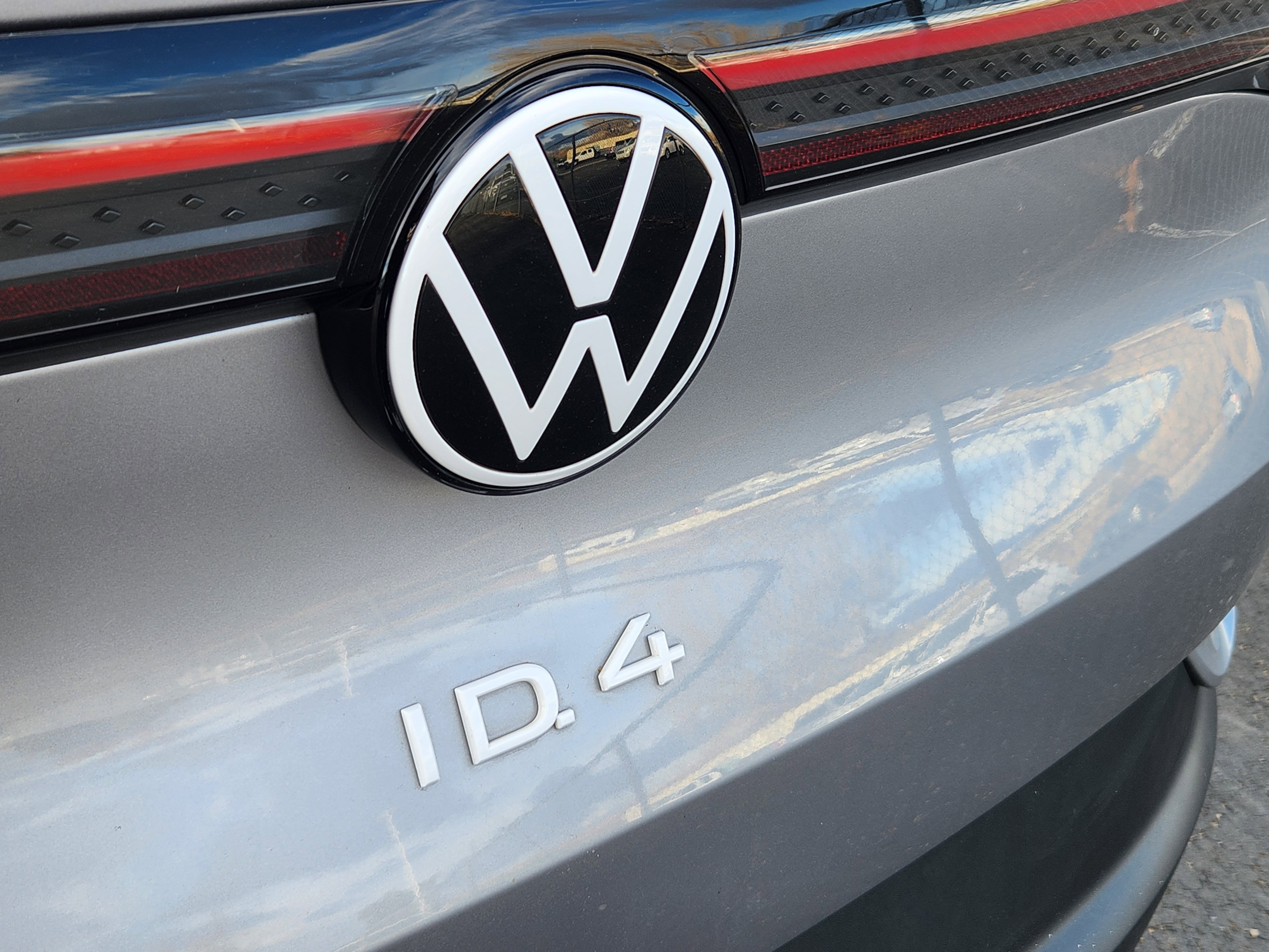 Used 2023 Volkswagen ID.4 Pro image 18