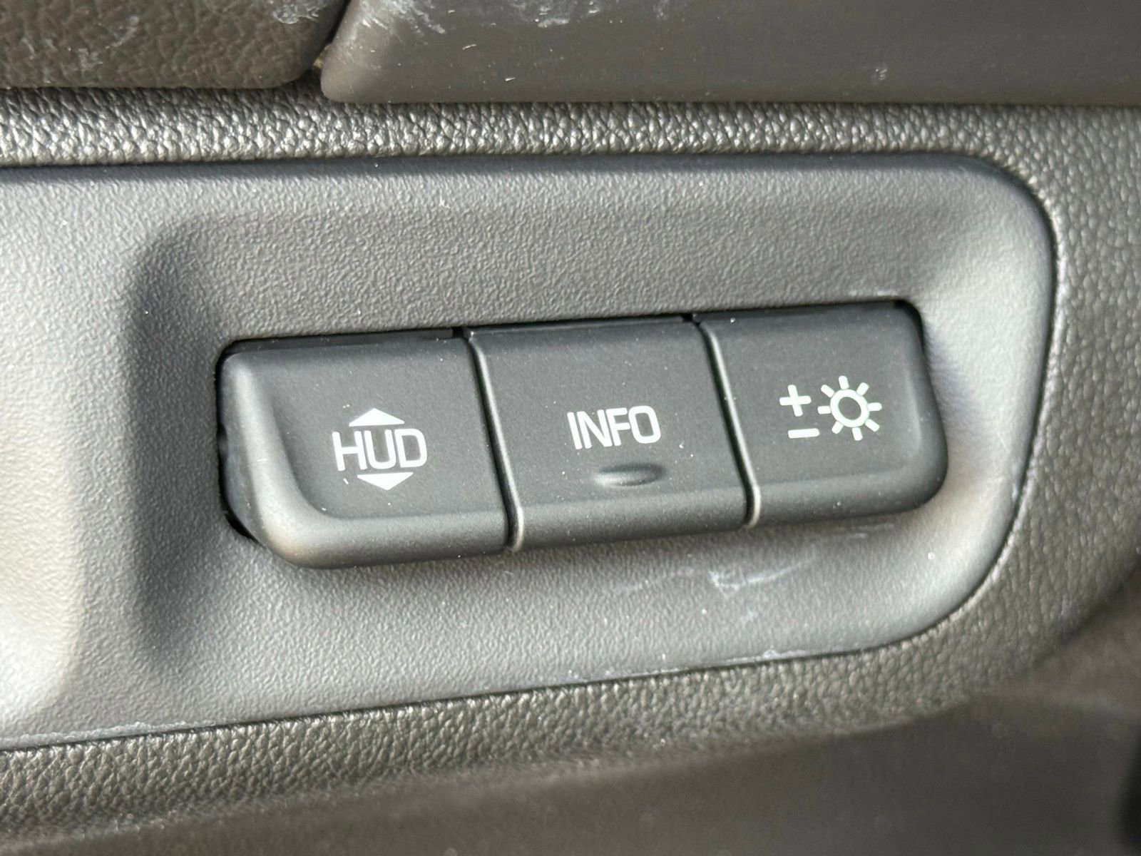 Used 2023 GMC Acadia Denali image 45