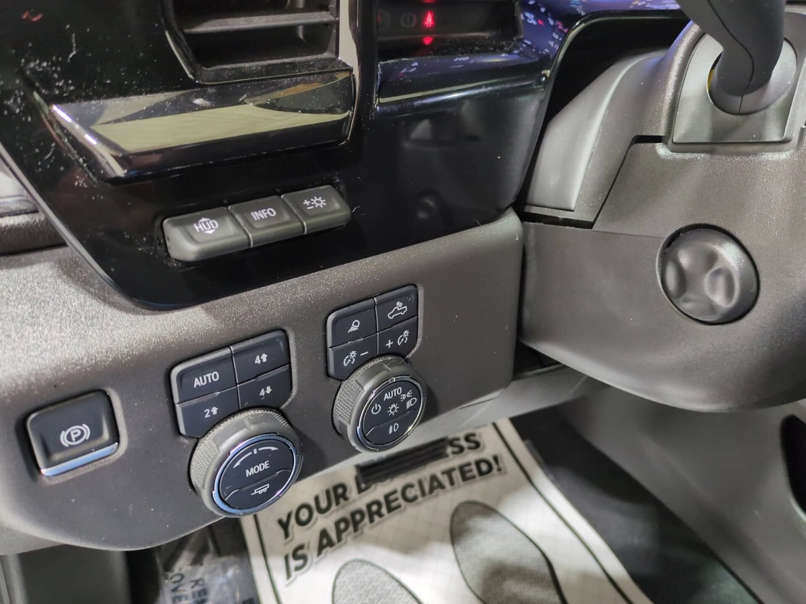 Used 2024 Chevrolet Silverado 1500 ZR2 w/ Technology Package AWD/4WD image 24