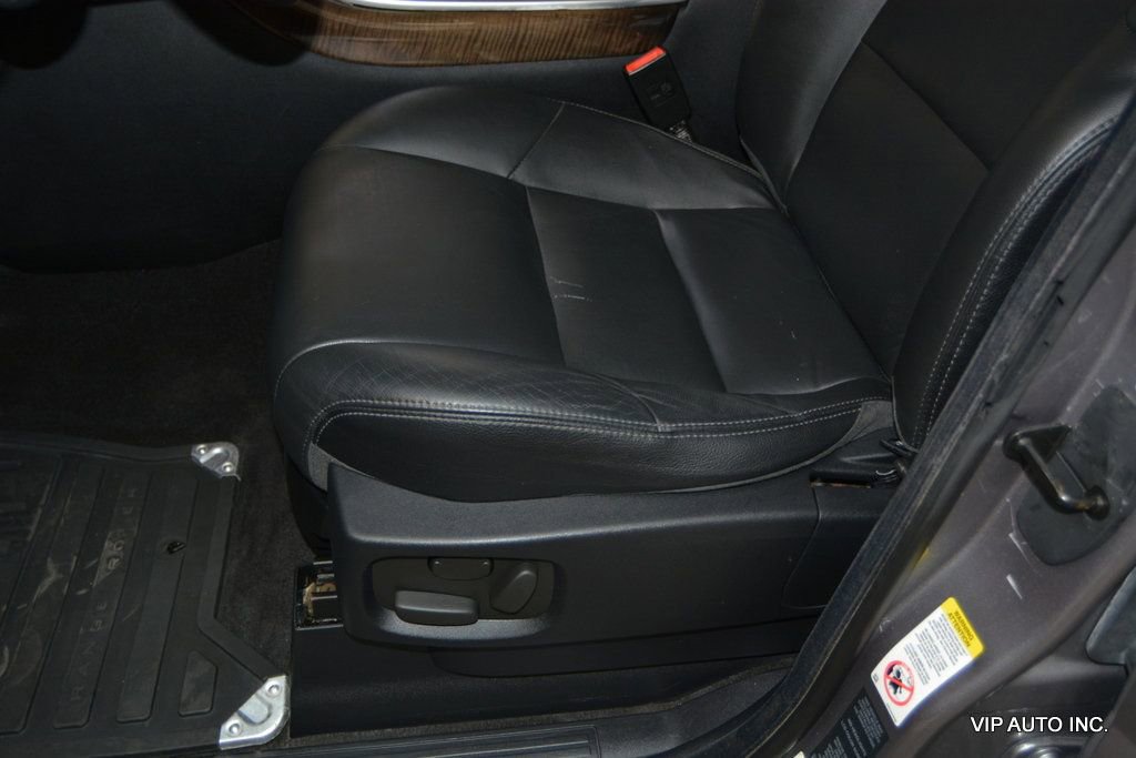 Used 2011 Land Rover Range Rover Sport HSE image 17