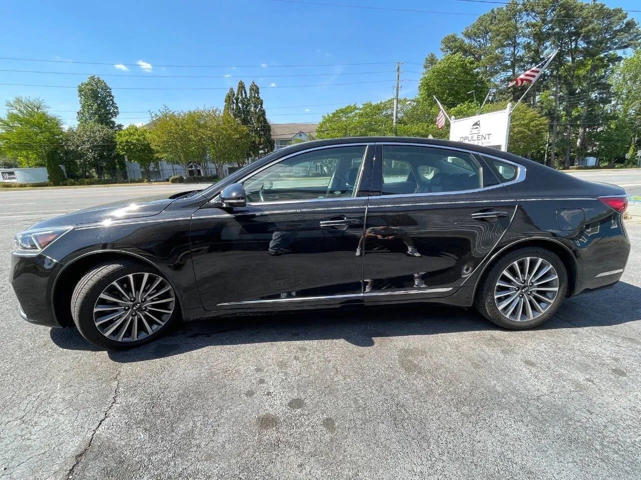Used 2017 Kia Cadenza Premium w/ Luxury Package FWD image 5