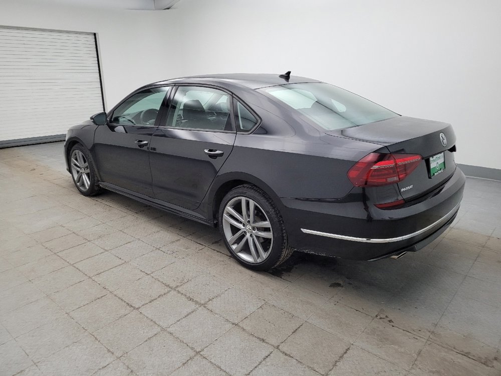 Used 2018 Volkswagen Passat 2.0T R-Line w/ R-Line Lighting Package image 3