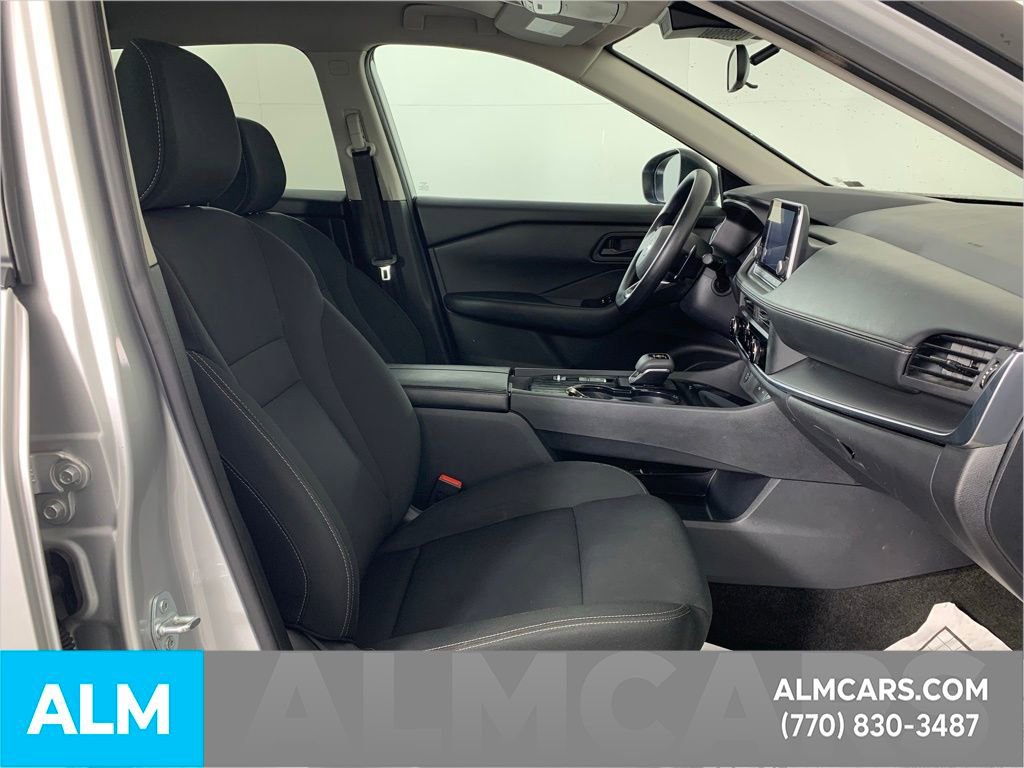 Used 2024 Nissan Rogue S image 31