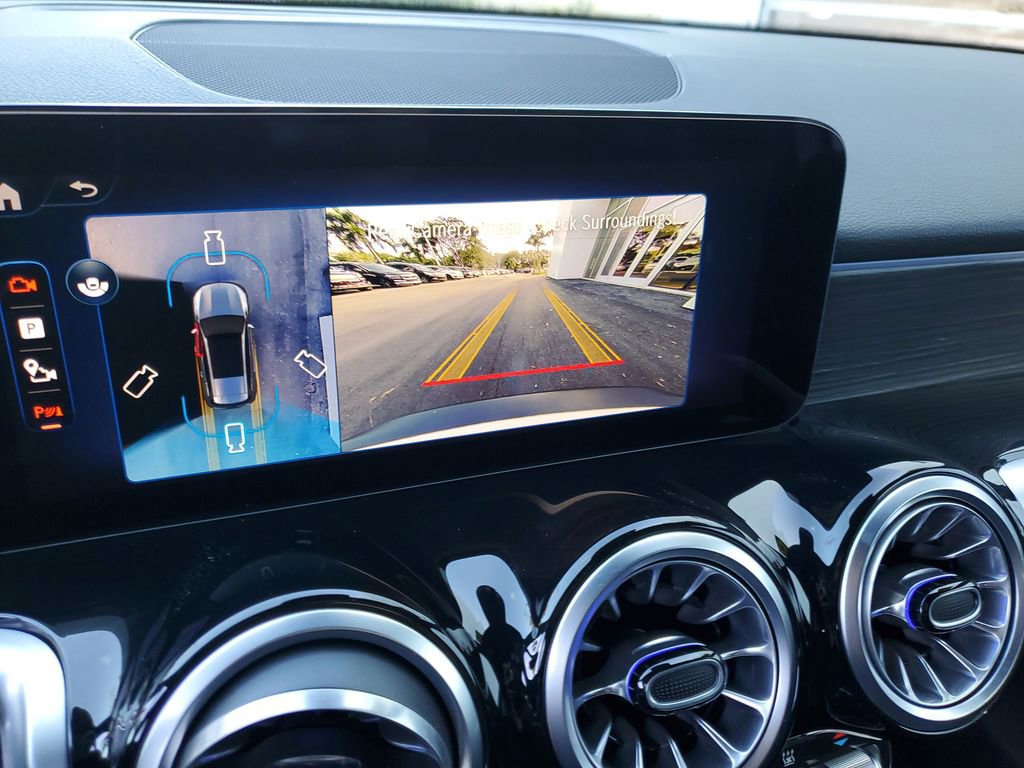 Used 2025 Mercedes-Benz EQB 250+ image 28