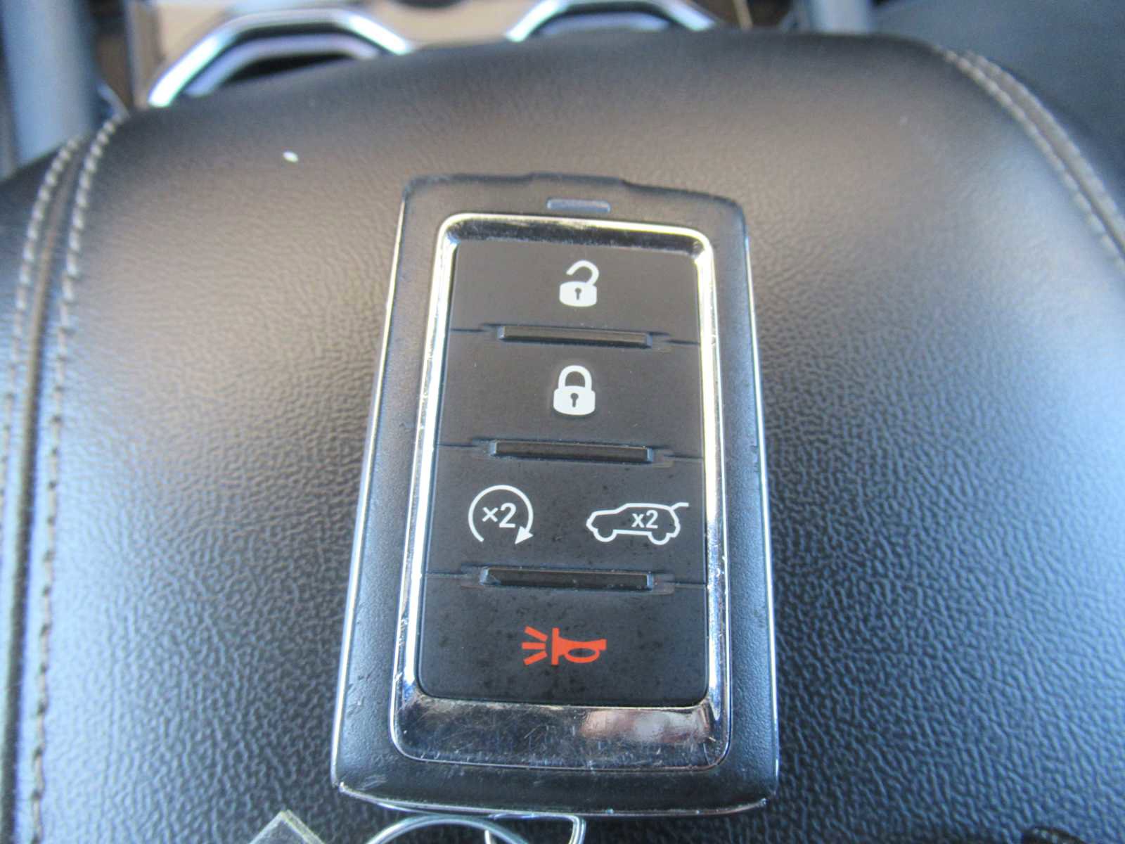 Used 2023 Jeep Grand Cherokee L Laredo image 34