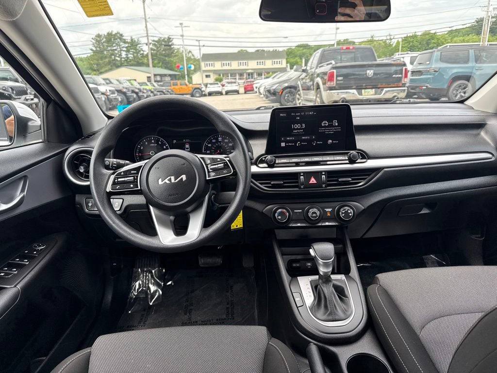 Used 2023 Kia Forte LXS w/ LXS Technology Package FWD image 18