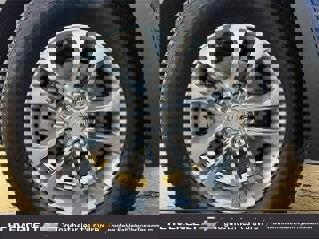 Used 2019 Hyundai Santa Fe SE image 11