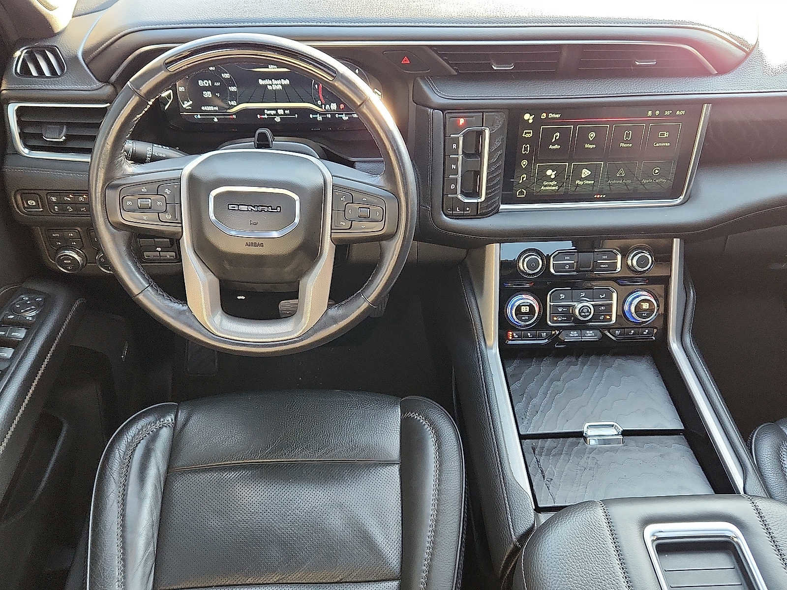 Used 2024 GMC Yukon XL Denali w/ Denali Reserve Package image 11