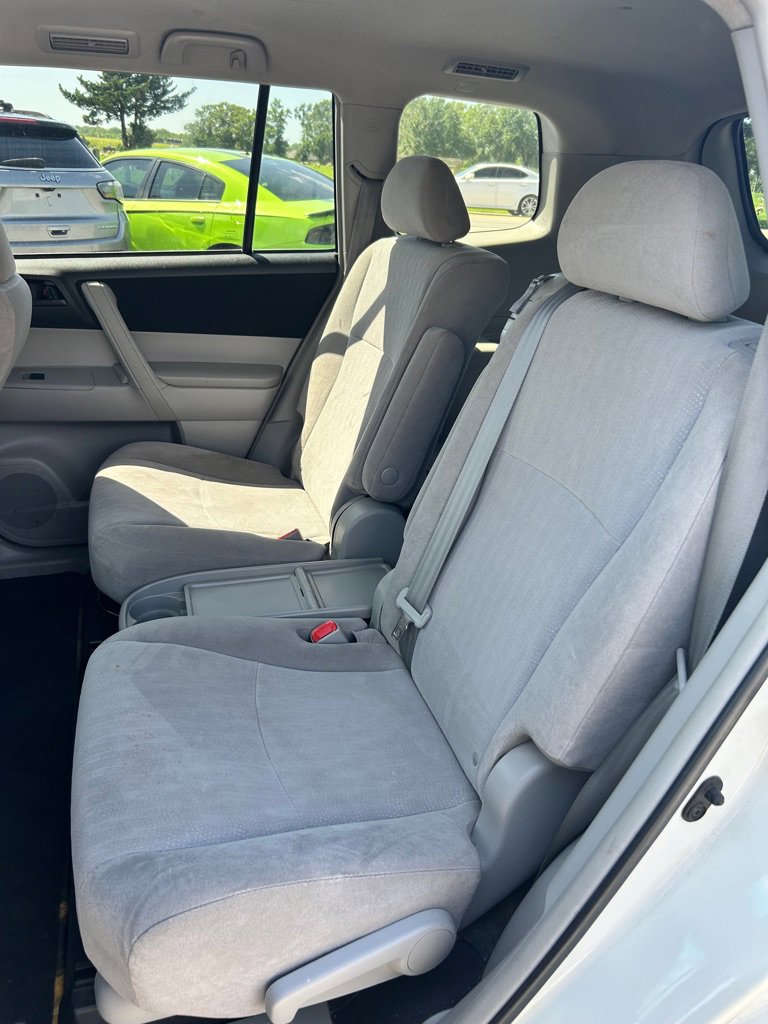 Used 2011 Toyota Highlander 2WD image 9