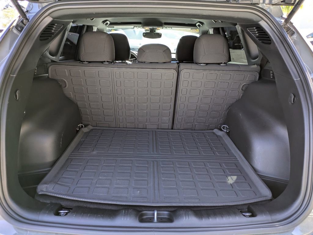 Used 2024 Jeep Compass Sport image 13