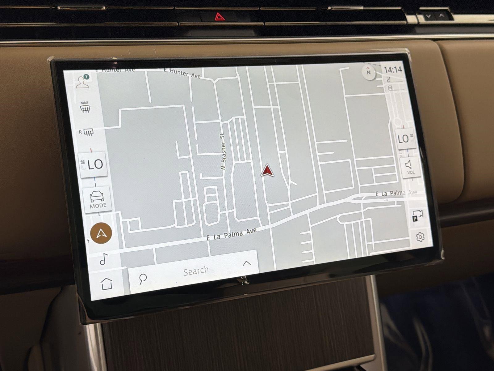 New 2025 Land Rover Range Rover SE image 14