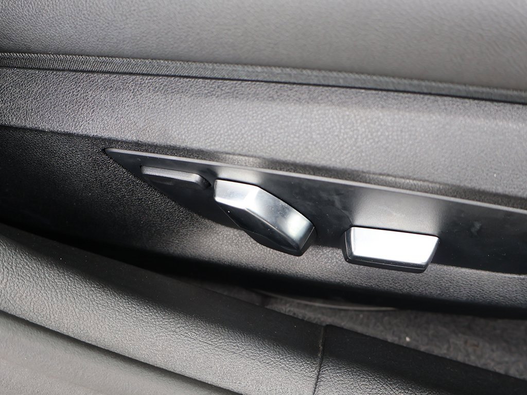 Used 2023 BMW 540i w/ M Sport Package image 34