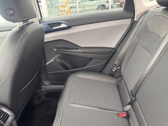 Used 2024 Volkswagen Taos SE image 42