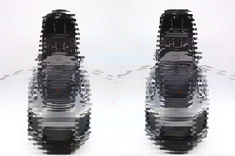 Used 2018 Porsche 911 GT2 RS image 32