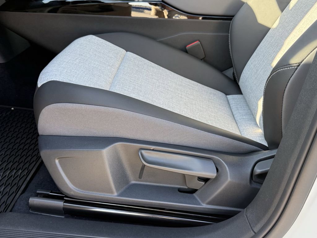 New 2025 Volkswagen ID.4 Pro RWD image 13