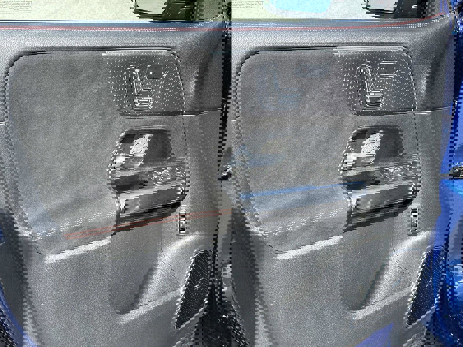 Used 2025 Mercedes-Benz GLB 250 image 19