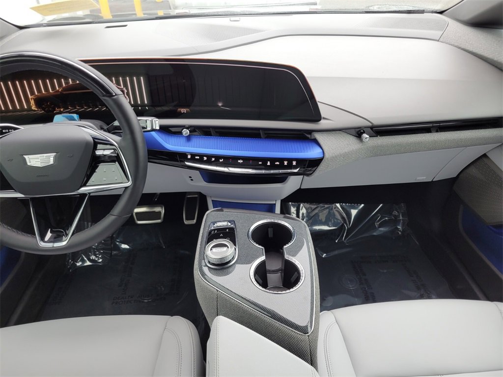 Certified 2025 Cadillac Optiq Sport 1 image 14