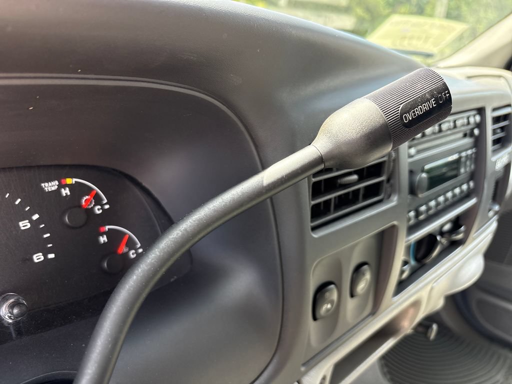Used 2005 Ford Excursion XLS RWD image 24