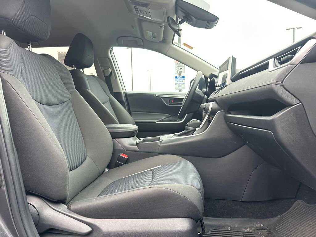 Used 2023 Toyota RAV4 LE image 15