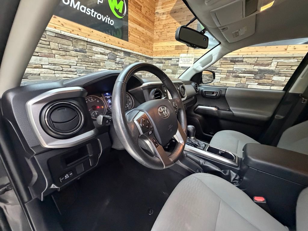 Used 2017 Toyota Tacoma SR5 w/ Tow Package AWD/4WD image 10