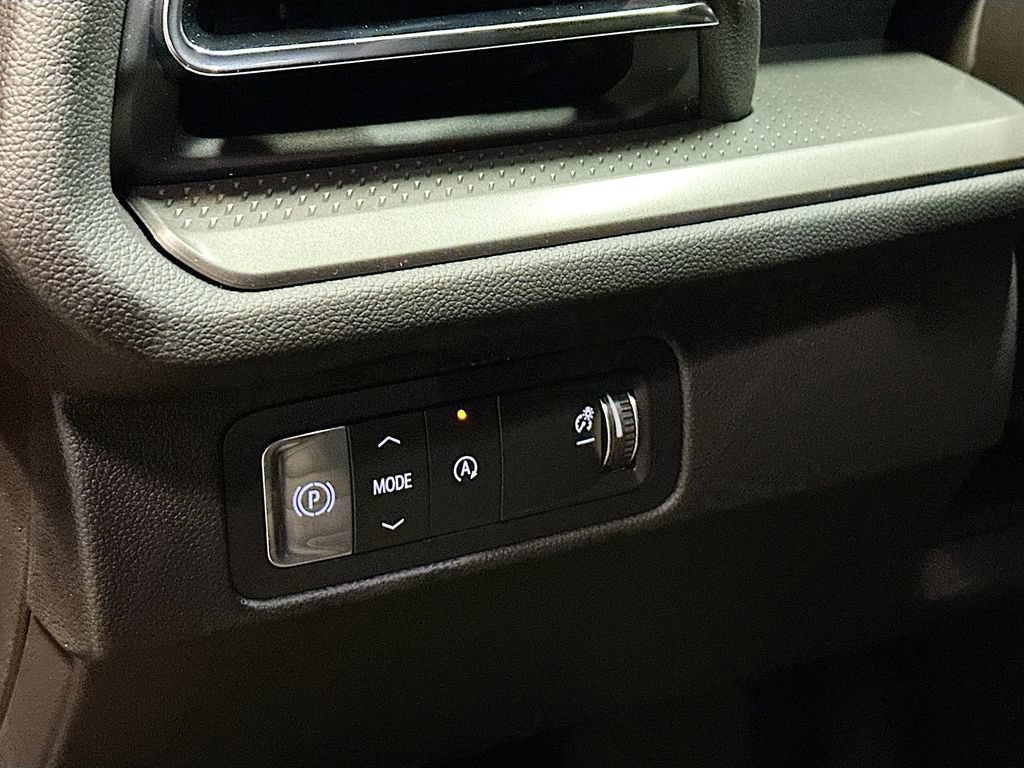 New 2026 Chevrolet Traverse LT w/ Driver Confidence Package FWD image 11