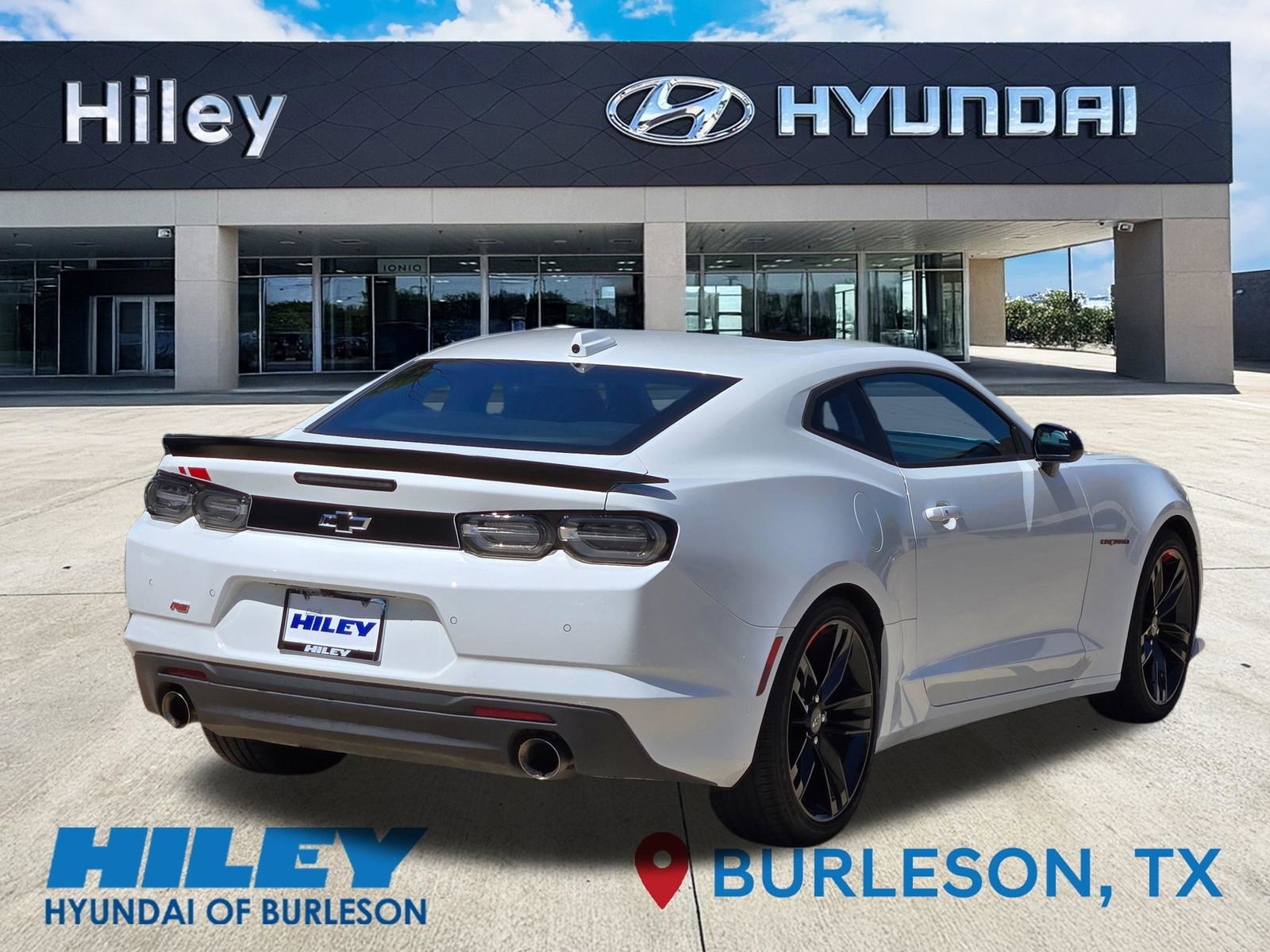 Used 2024 Chevrolet Camaro LT w/ Redline Edition RWD image 4