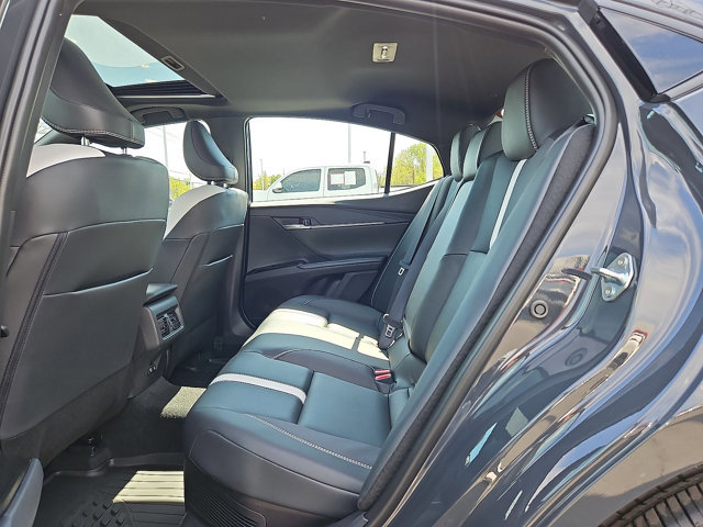 Used 2026 Toyota Camry SE w/ Multimedia Upgrade Package AWD/4WD image 27