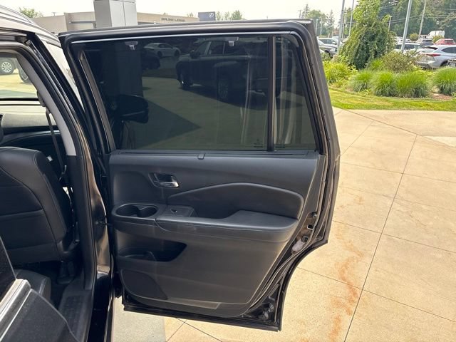 Used 2022 Honda Pilot Black Edition image 31