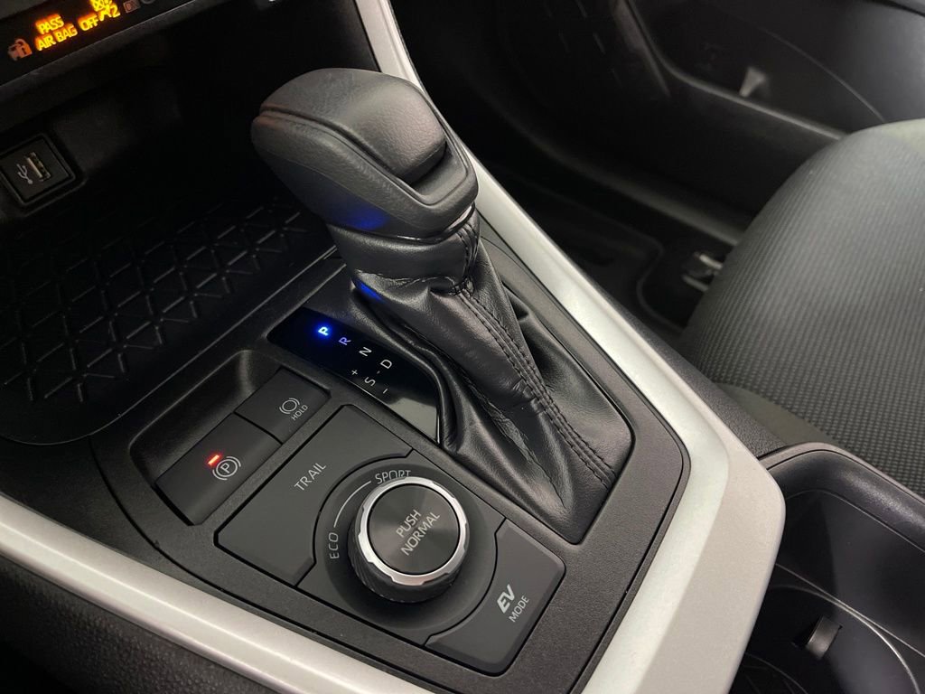 Certified 2025 Toyota RAV4 LE image 22