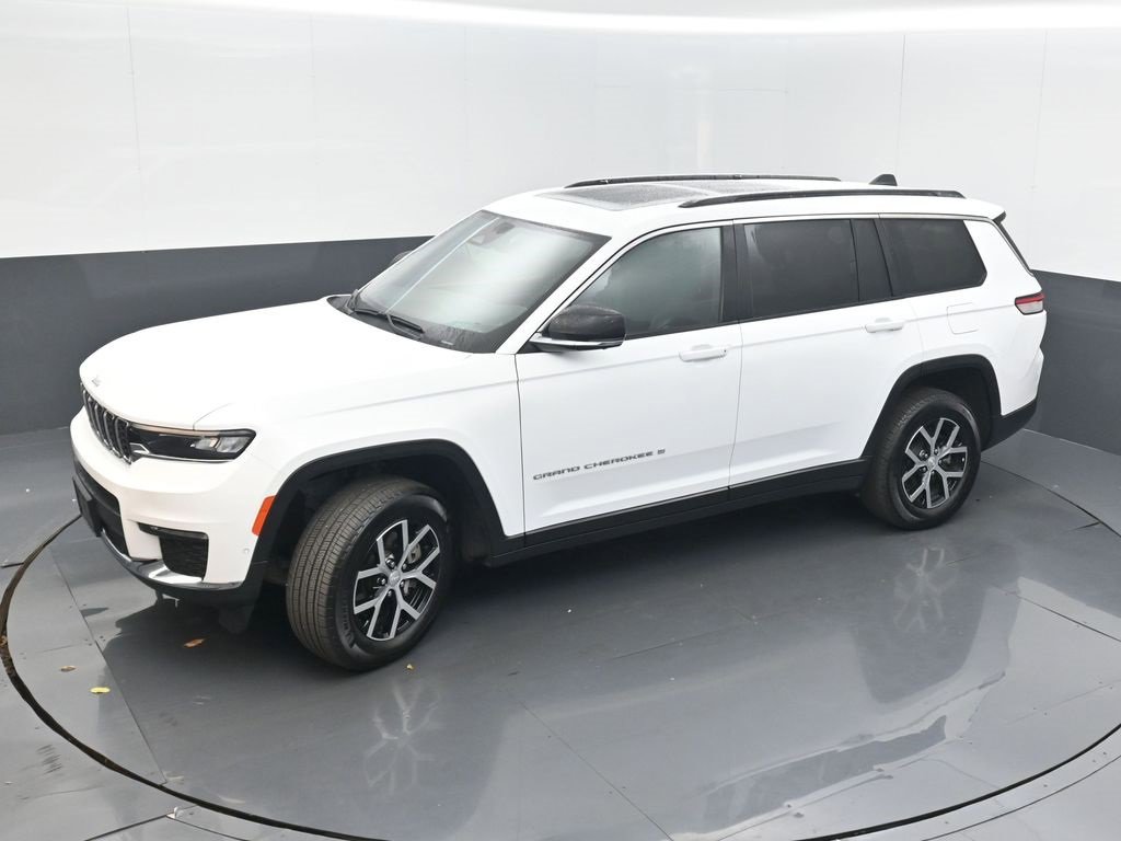 Certified 2024 Jeep Grand Cherokee L Limited w/ Luxury Tech Group II image 39