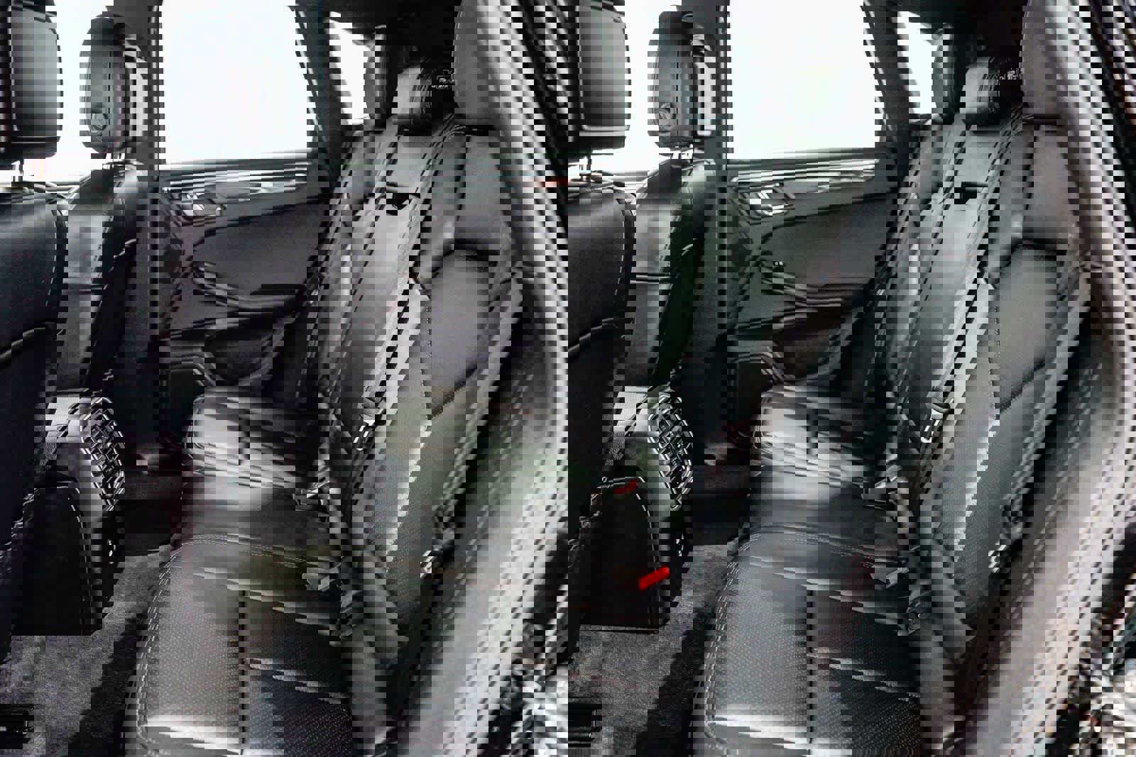 Used 2024 Porsche Macan image 18