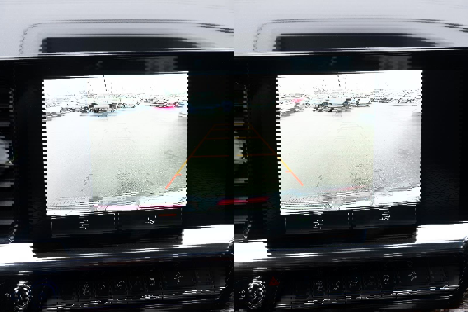 Used 2024 GMC Sierra 3500 SLE w/ SLE Value Package image 4