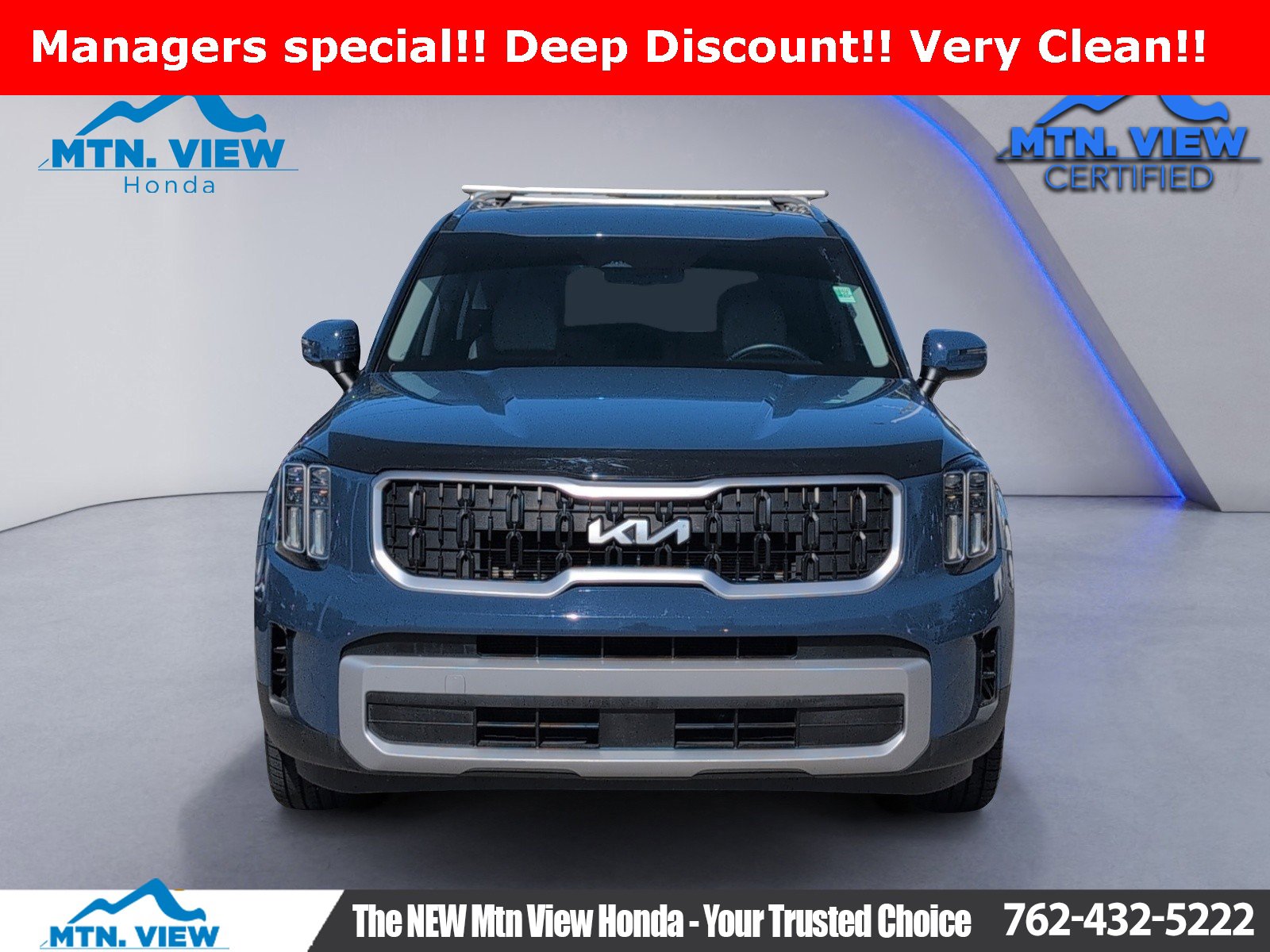 Used 2023 Kia Telluride EX w/ EX Captain's Chair Package image 3