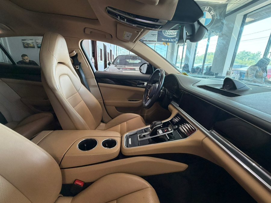Used 2018 Porsche Panamera 4 AWD/4WD image 43