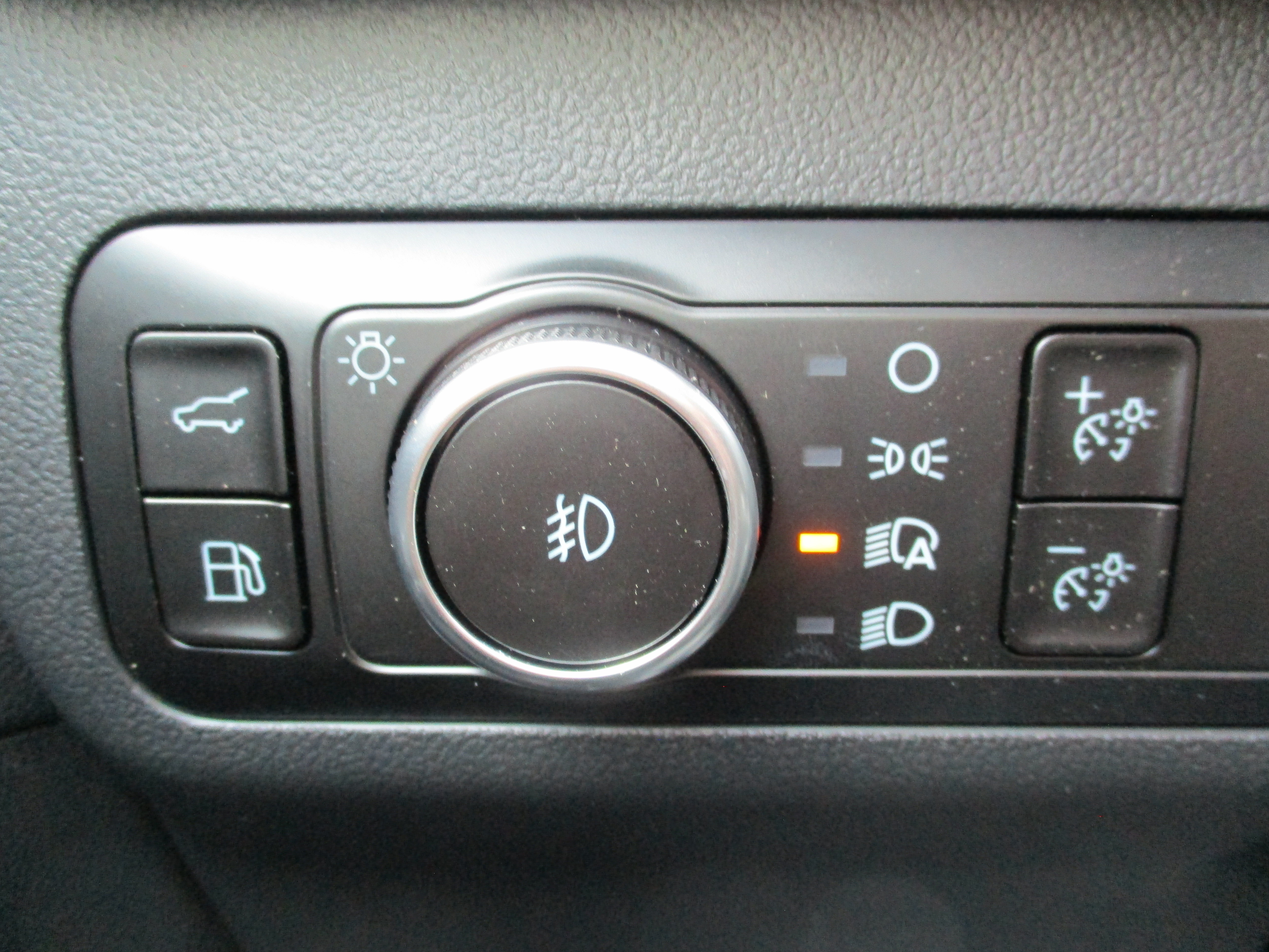 Used 2025 Ford Escape SE FWD image 11