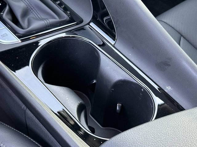 Used 2025 Hyundai Elantra Limited image 27