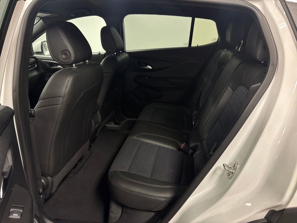 Used 2025 Buick Envista Preferred image 29