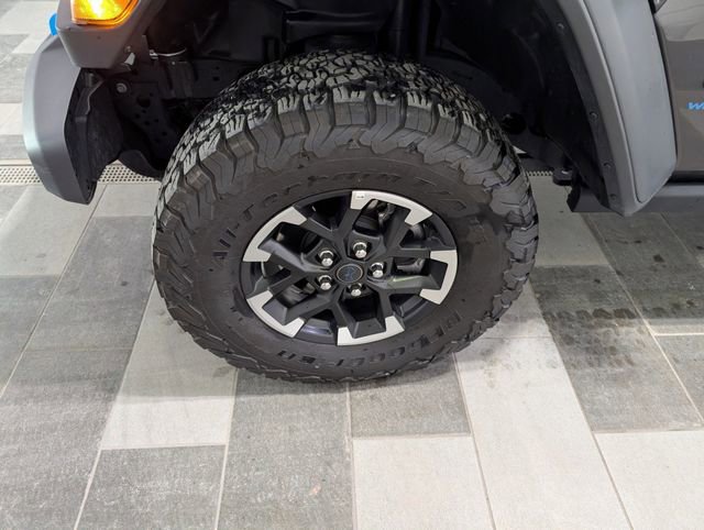 Used 2025 Jeep Wrangler Unlimited Rubicon 4xe w/ Convenience Group AWD/4WD image 7