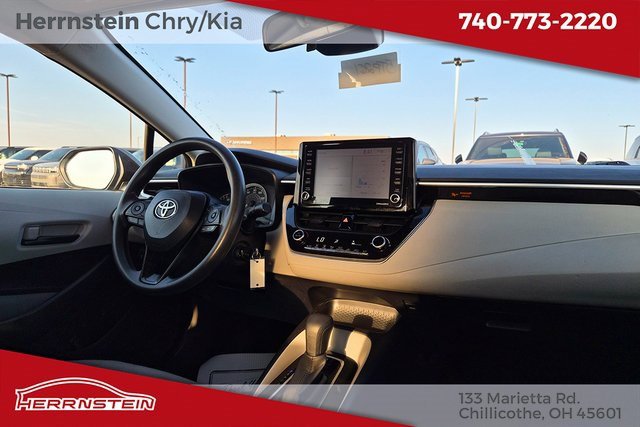 Used 2022 Toyota Corolla LE image 25
