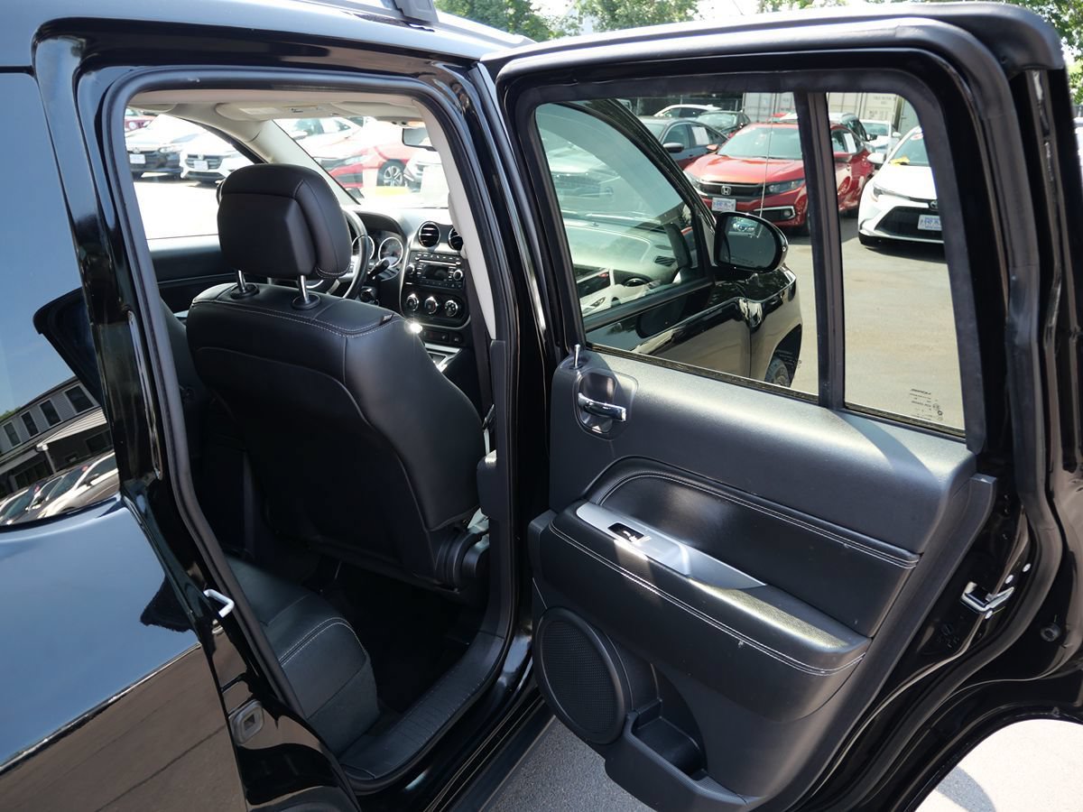 Used 2017 Jeep Compass High Altitude AWD/4WD image 34
