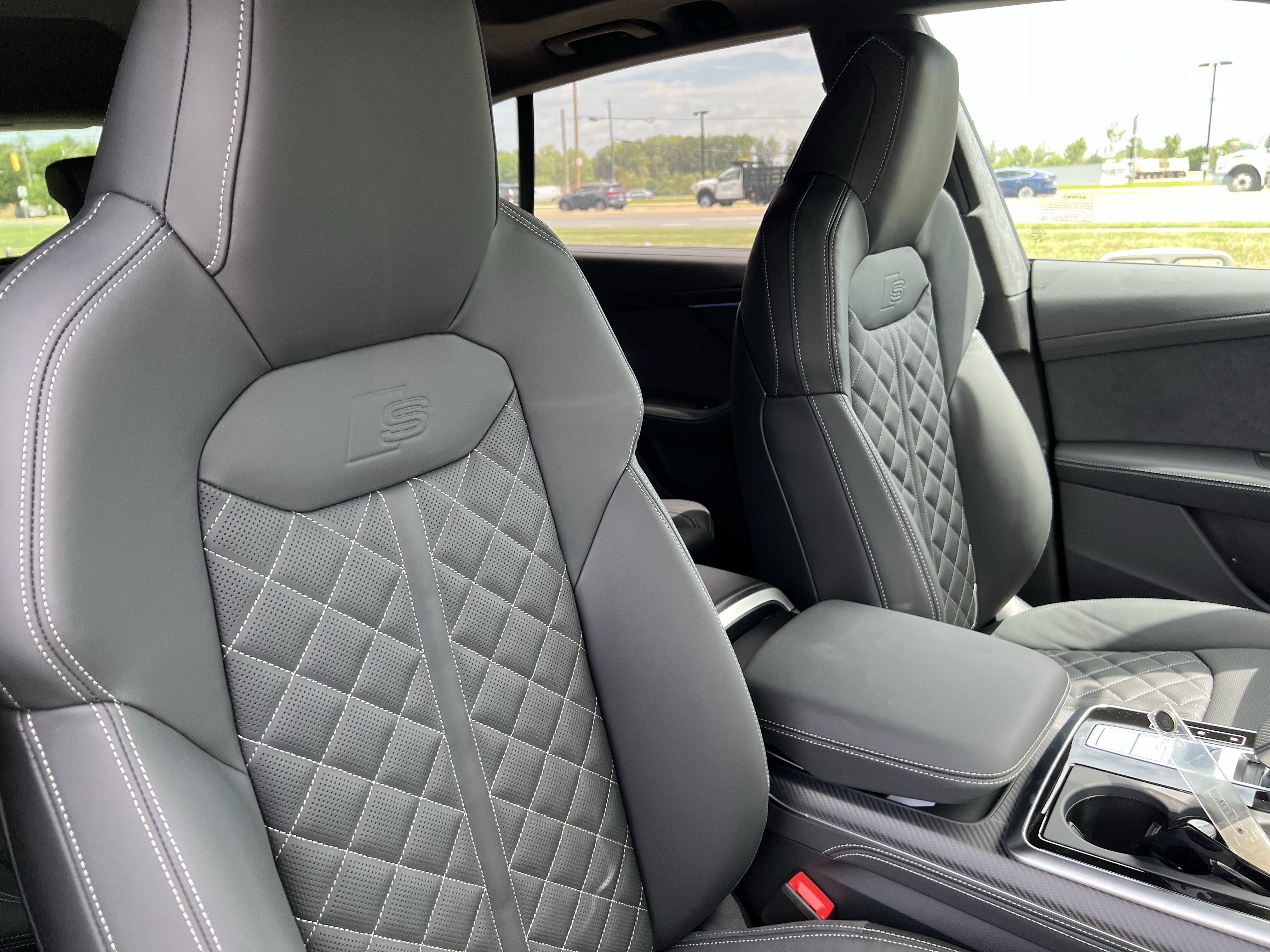 New 2026 Audi SQ8 Prestige AWD/4WD image 21