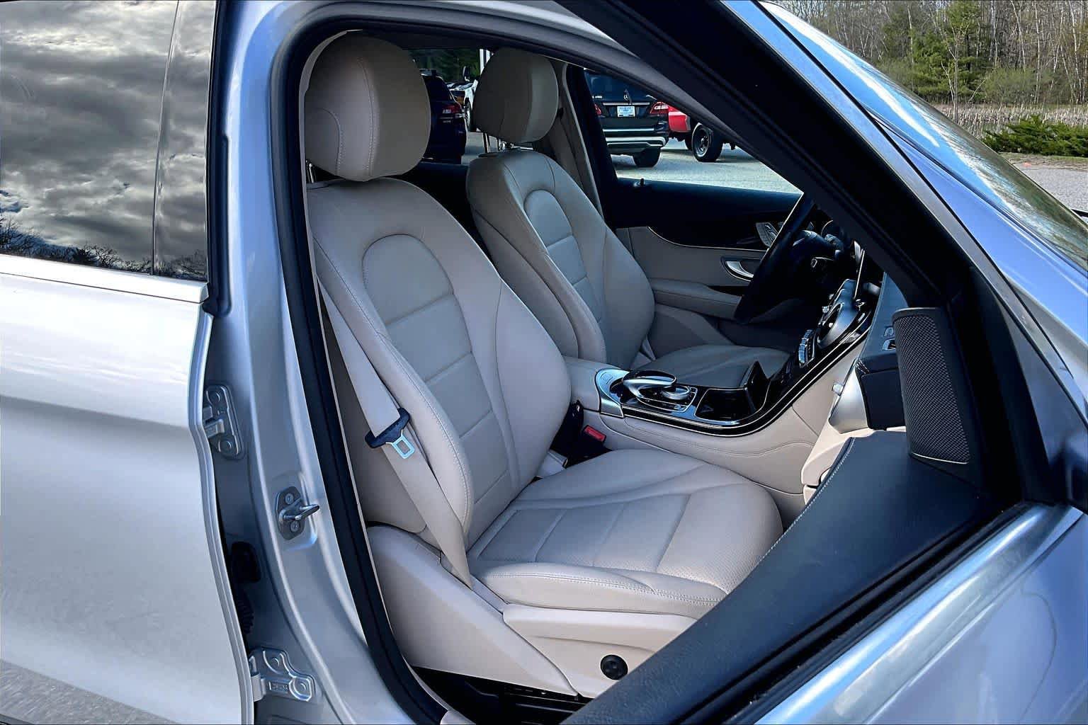 Used 2019 Mercedes-Benz GLC 300 4MATIC image 8