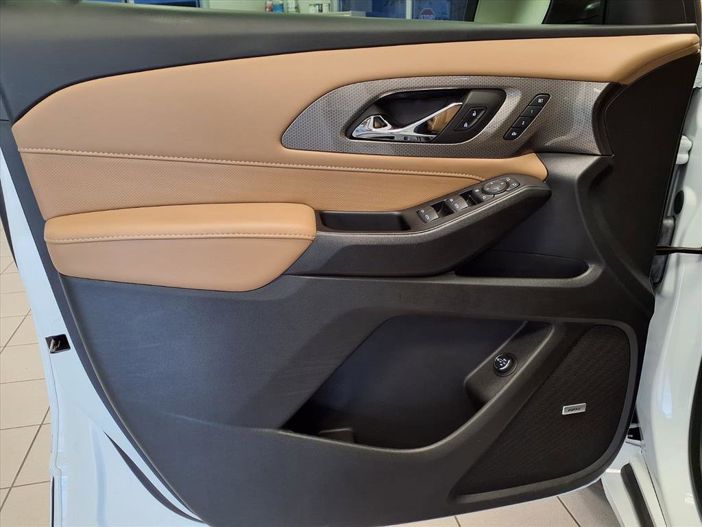 Used 2023 Chevrolet Traverse Premier image 23